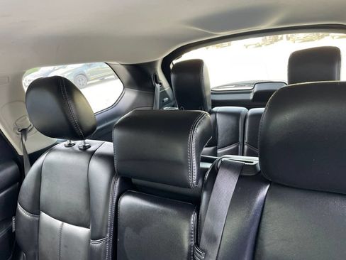 Used 2019 Nissan Pathfinder SL FWD image 7