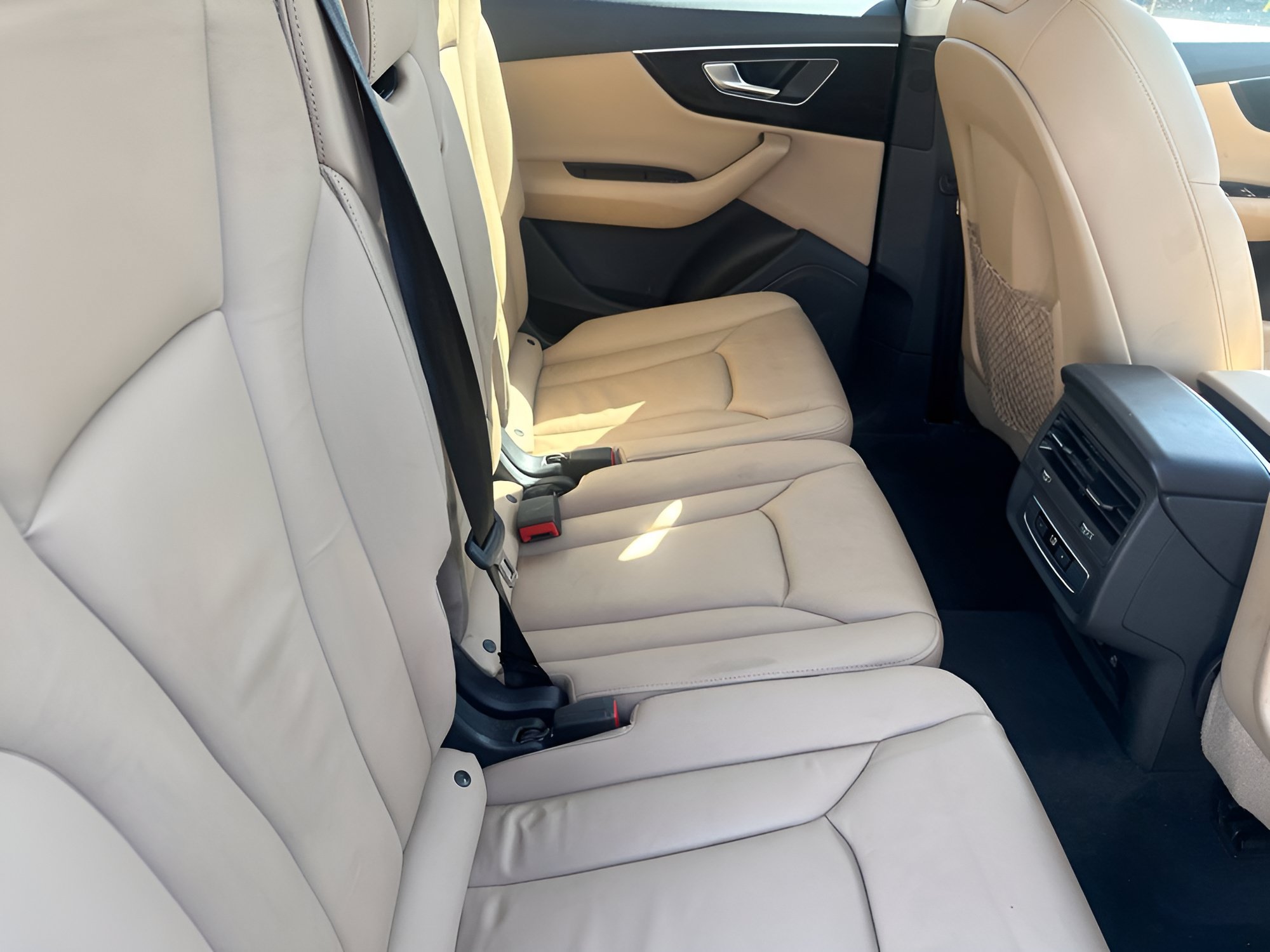 Used 2023 Audi Q7 2.0T Premium w/ Convenience Package AWD/4WD image 14