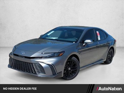 Used 2026 Toyota Camry SE FWD image 1