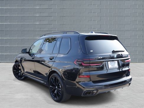 Used 2025 BMW X7 M60i image 4