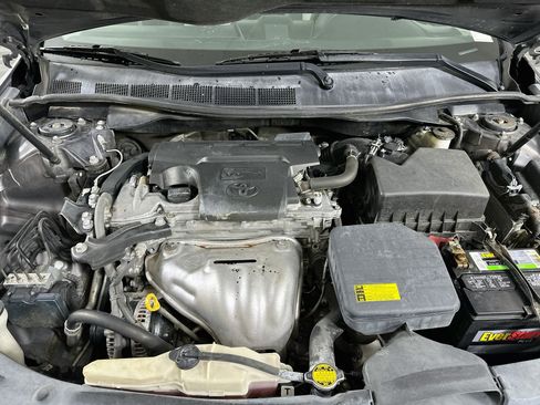 Used 2012 Toyota Camry SE FWD image 29