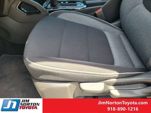 Used 2025 Chevrolet TrailBlazer LT AWD/4WD image 26