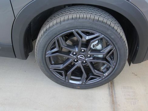 Used 2026 Nissan Kicks SR FWD image 32