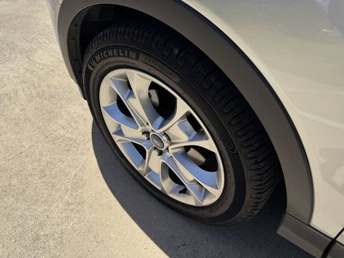Used 2015 Ford Escape Titanium FWD image 41