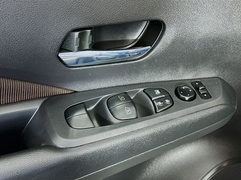 Used 2023 Nissan Kicks SR image 15