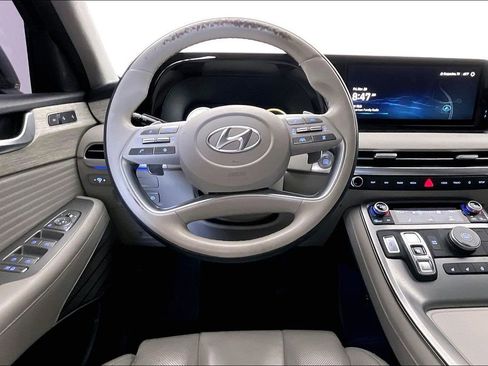 Used 2023 Hyundai Palisade Calligraphy image 7