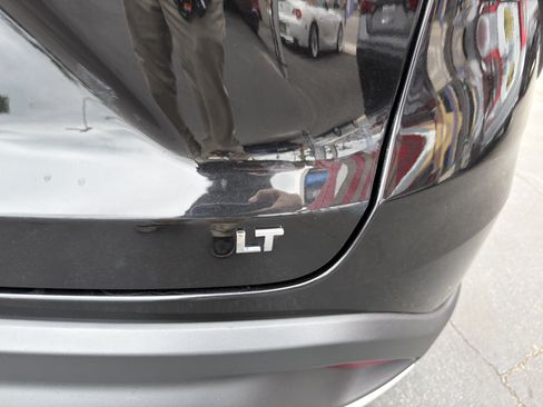 Used 2025 Chevrolet Trax LT FWD image 37