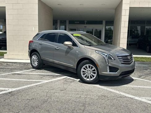 Used 2019 Cadillac XT5 FWD image 2