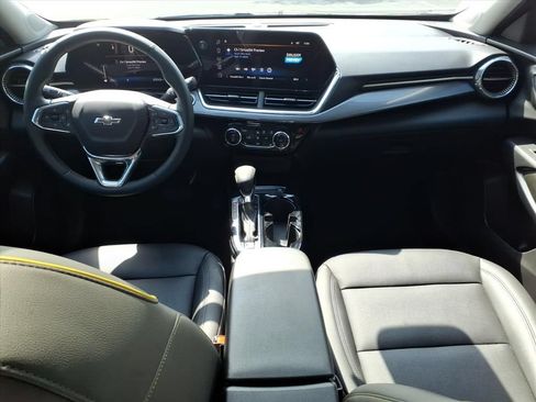 Used 2024 Chevrolet Trax ACTIV w/ Sunroof Package FWD image 27