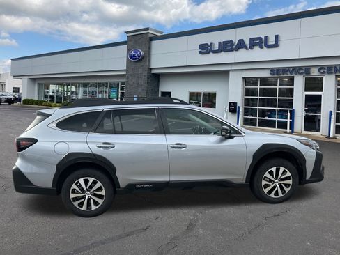 Certified 2025 Subaru Outback Premium image 8