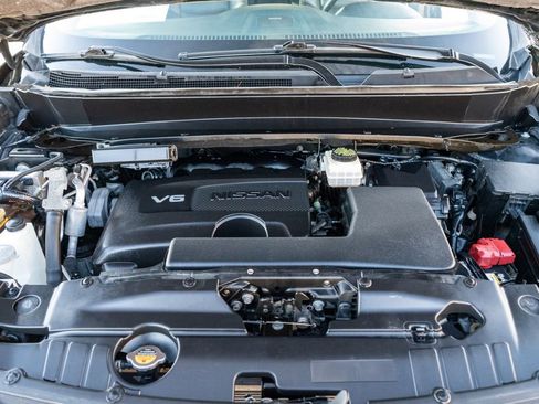 Used 2017 Nissan Pathfinder Platinum w/ Family Entertainment Package image 23