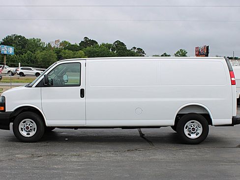 Used 2025 GMC Savana 2500 Extended w/ Driver Convenience Package RWD image 6