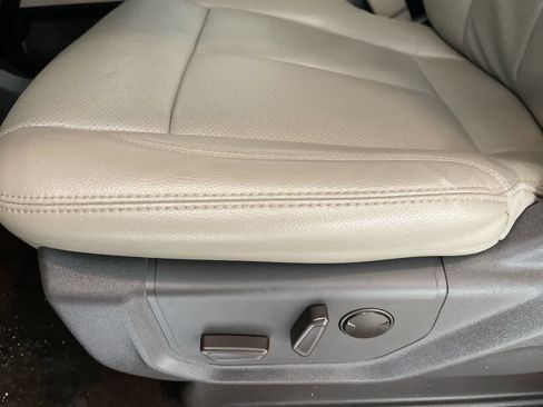 Used 2020 Ford Expedition Max XLT w/ Equipment Group 202A image 12