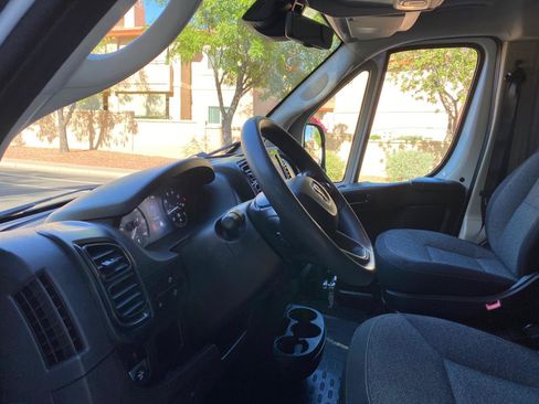 Used 2022 RAM ProMaster 2500 w/ Convenience Group FWD image 26
