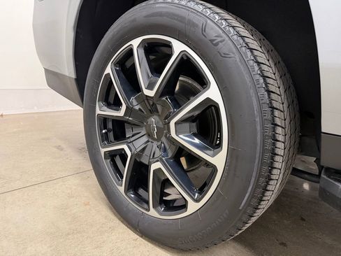 Certified 2023 Chevrolet Suburban RST w/ Luxury Package image 11