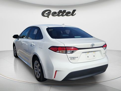 Used 2025 Toyota Corolla LE w/ Convenience Package FWD image 5