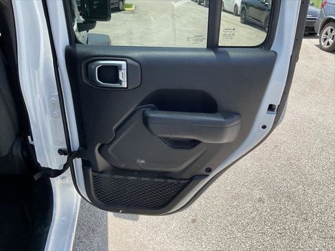 Used 2025 Jeep Gladiator Sport AWD/4WD image 27