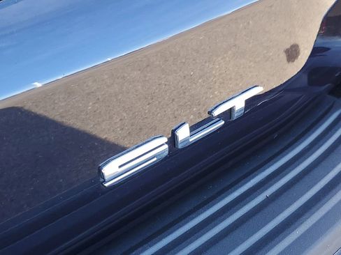 Certified 2024 GMC Yukon SLT w/ SLT Luxury Package image 38