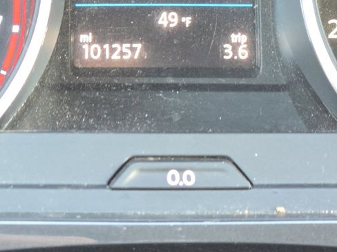 Used 2018 Volkswagen Tiguan S image 11