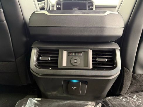 New 2025 Ford F150 Platinum w/ FX4 Off-Road Package image 26