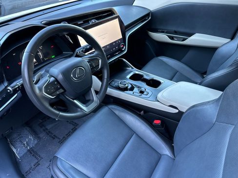 Used 2023 Lexus RZ 450e Premium image 9