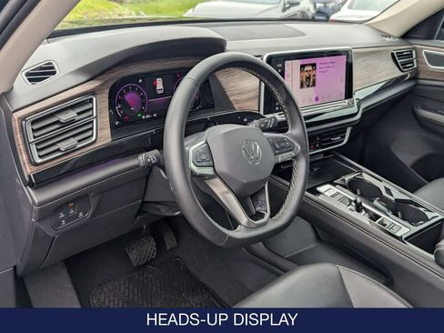 Used 2025 Volkswagen Atlas SEL AWD/4WD image 12