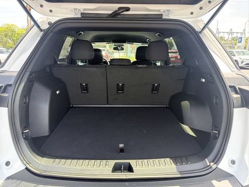 New 2027 Chevrolet Equinox LT FWD image 11