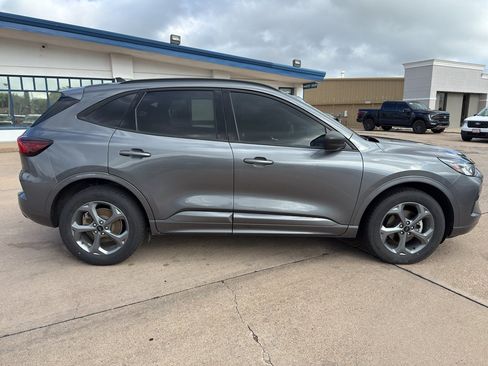 Used 2023 Ford Escape ST-Line w/ Tech Pack #1 AWD/4WD image 5