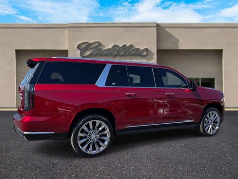 New 2026 Cadillac Escalade ESV Luxury AWD/4WD image 3