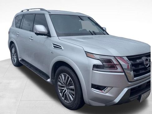 Used 2021 Nissan Armada SL w/ Captain's Chairs Package RWD image 7