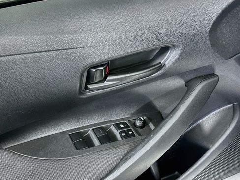 Used 2022 Toyota Corolla LE FWD image 15