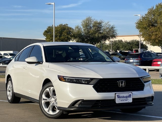 Certified 2025 Honda Accord LX image 2