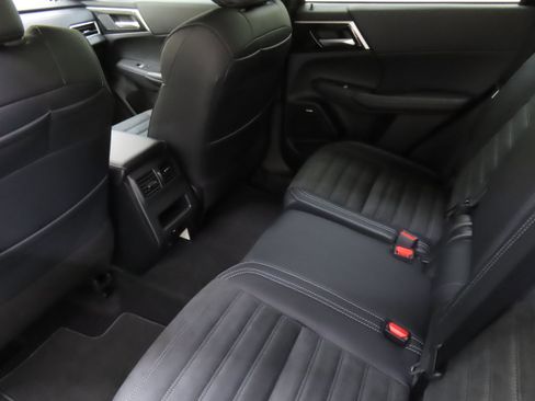 New 2025 Mitsubishi Outlander SE image 21