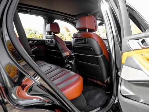 Used 2021 BMW X5 xDrive40i w/ Executive Package image 41