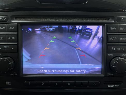 Used 2011 Nissan Juke SL AWD/4WD image 11