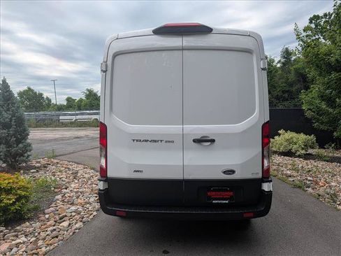 Used 2023 Ford Transit 250 Medium Roof AWD image 4