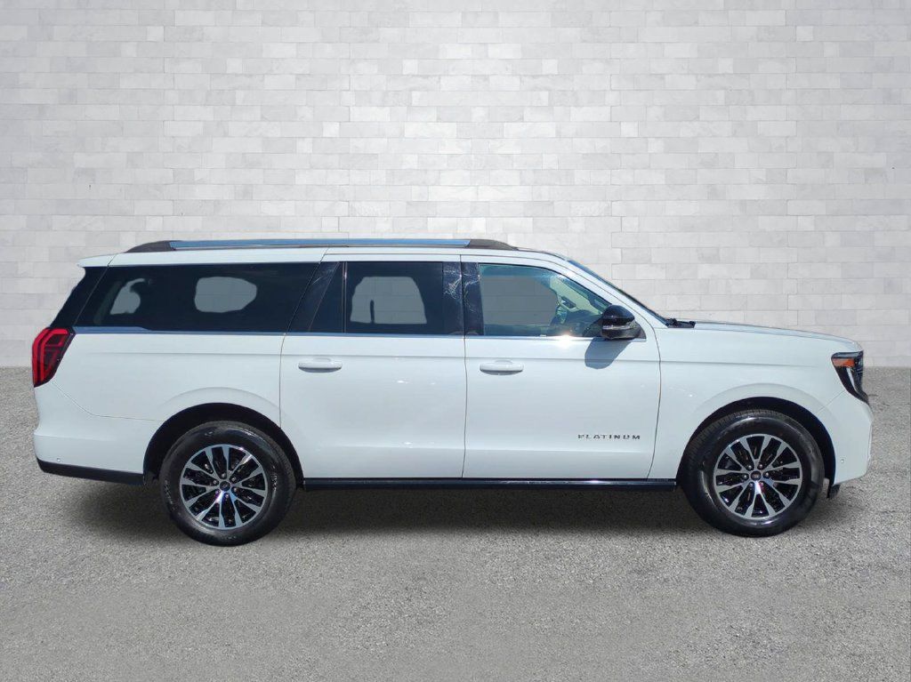 Used 2025 Ford Expedition Max Platinum AWD/4WD image 3