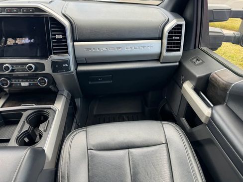 Used 2022 Ford F350 Lariat w/ Black Appearance Package image 14