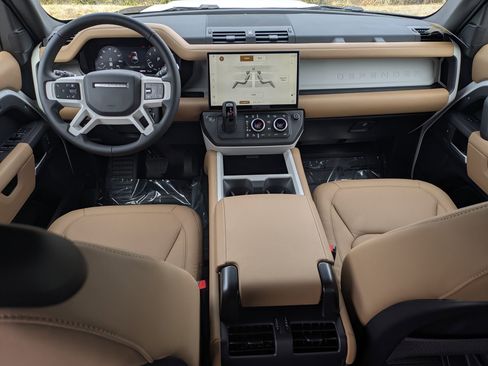 New 2026 Land Rover Defender 110 X-Dynamic SE image 24