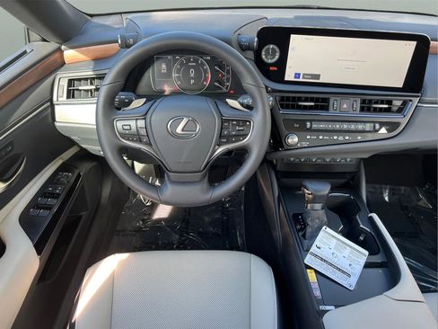 New 2025 Lexus ES 350 w/ Premium Package image 17