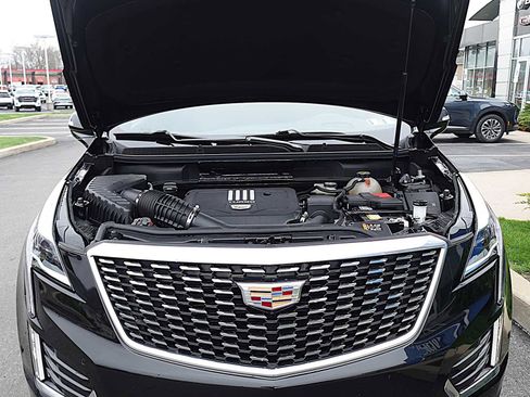 Used 2022 Cadillac XT5 Premium Luxury w/ Technology Package AWD/4WD image 35