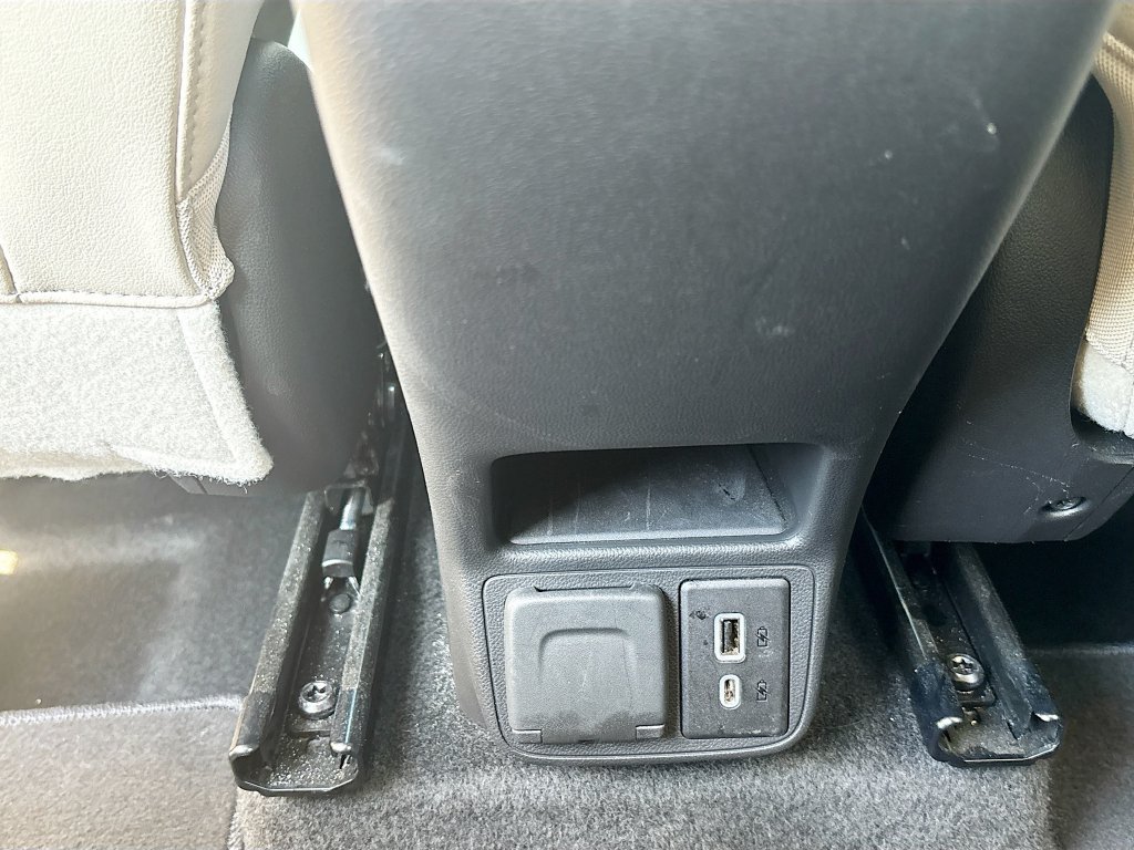 Used 2025 Buick Encore GX Avenir w/ Avenir Technology Package FWD image 18