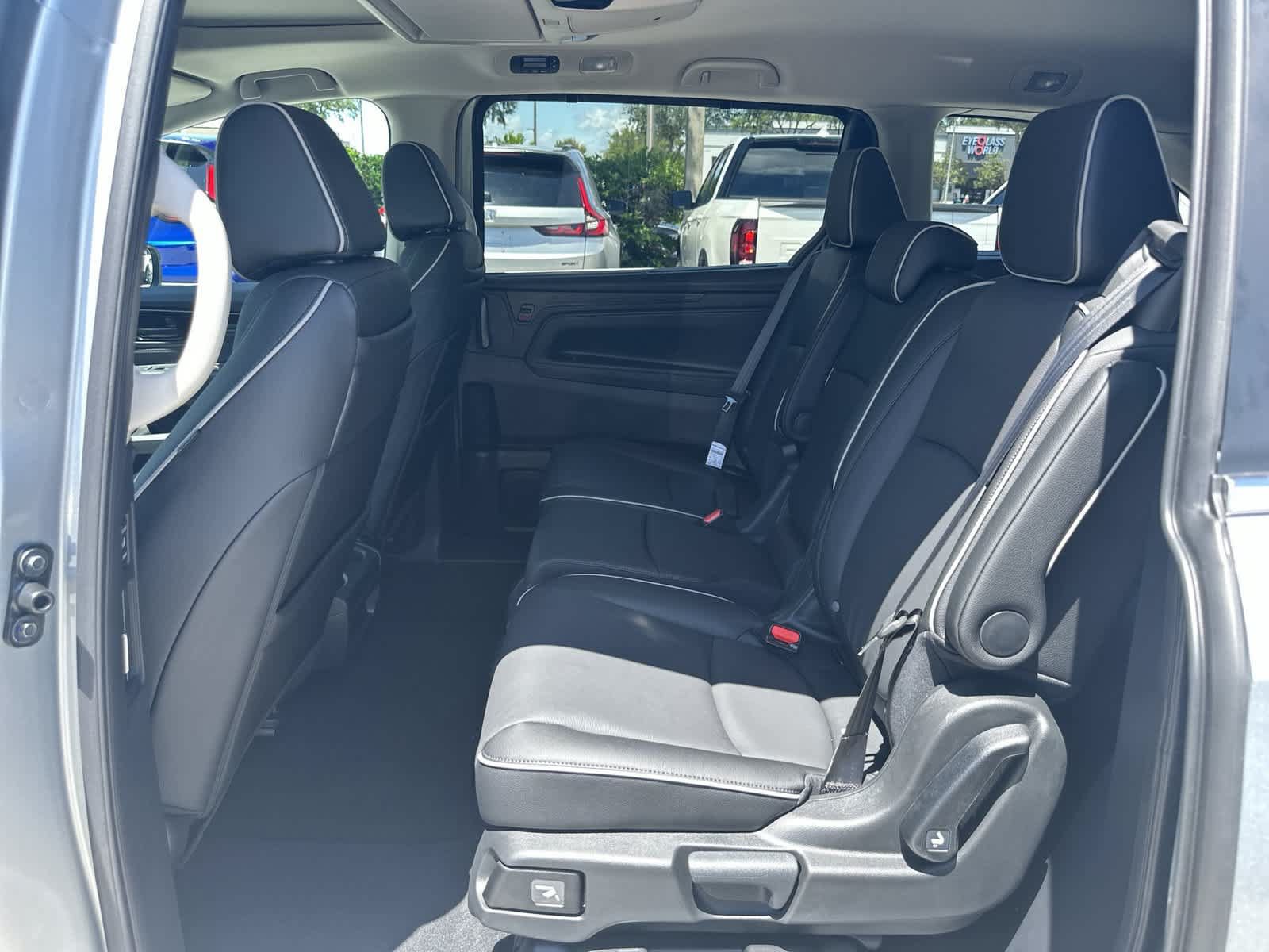 New 2026 Honda Odyssey Touring image 15