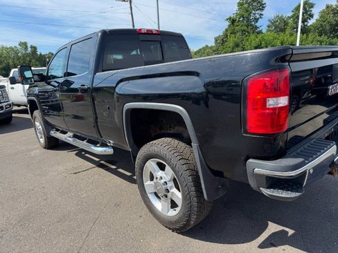 Used 2017 GMC Sierra 2500 SLE w/ SLE Preferred Package AWD/4WD image 10