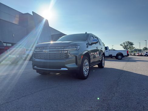 Used 2023 Chevrolet Tahoe Premier AWD/4WD image 1