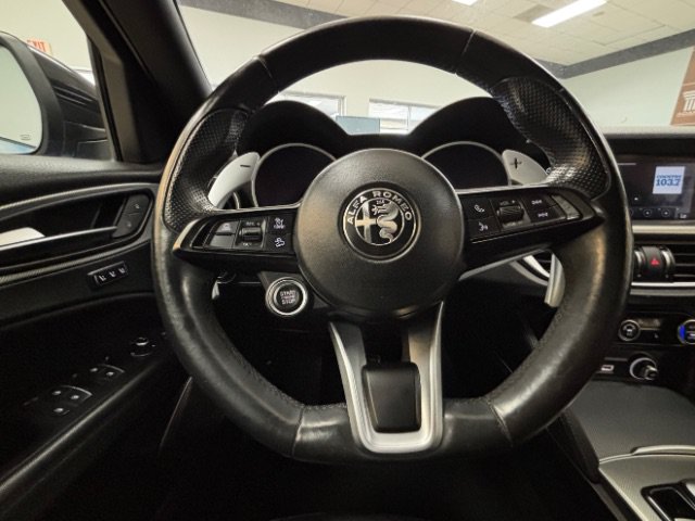 Used 2023 Alfa Romeo Stelvio Veloce AWD/4WD image 20