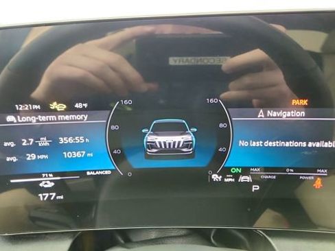 Used 2025 Audi Q6 e-tron Premium Plus image 37