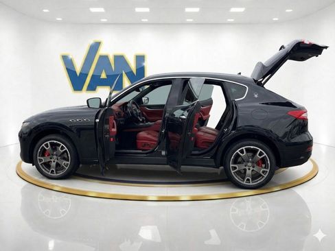 Used 2019 Maserati Levante image 2