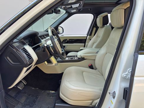 Used 2020 Land Rover Range Rover Autobiography image 17