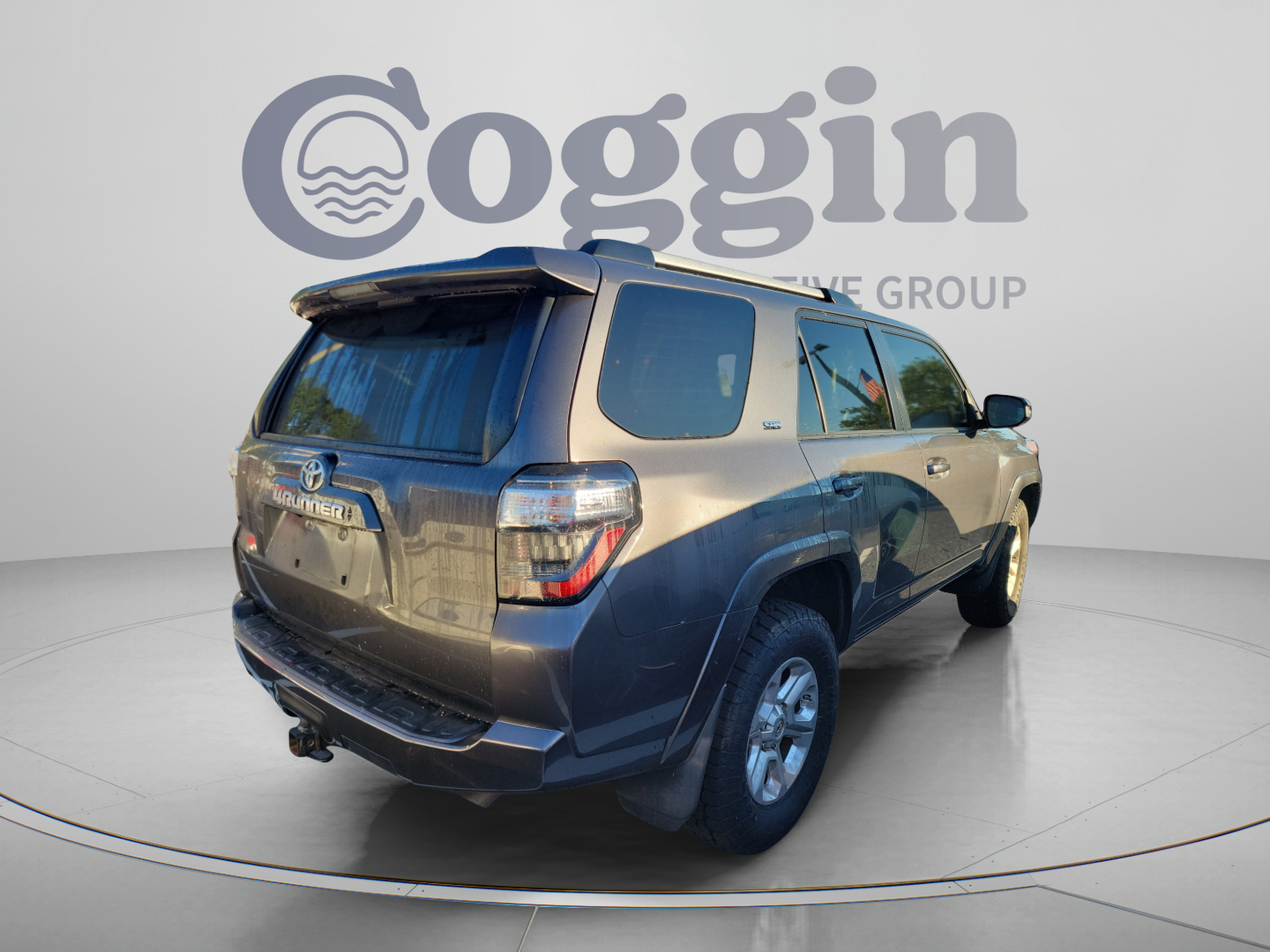 Used 2021 Toyota 4Runner SR5 Premium w/ Moonroof Package AWD/4WD image 4